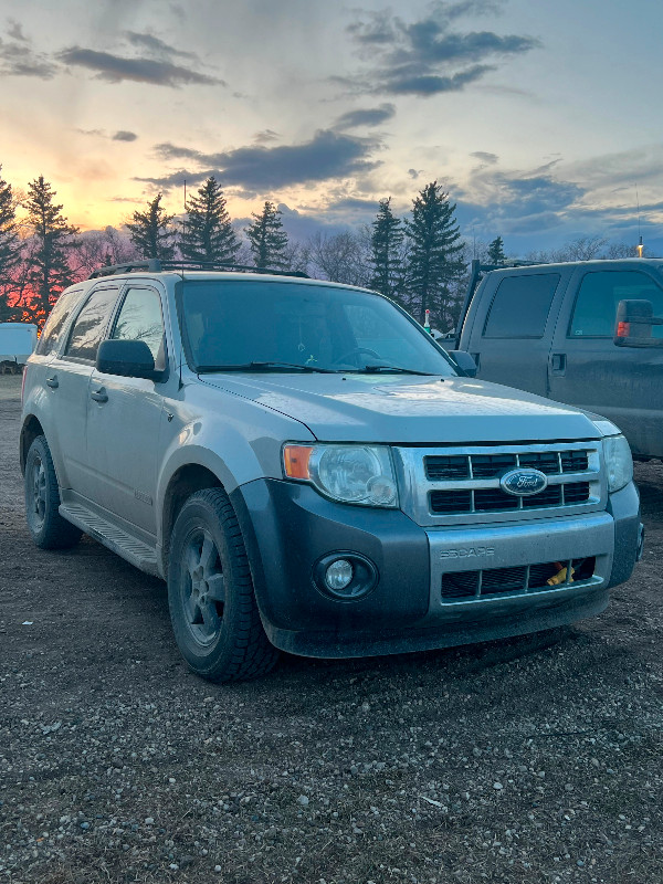 2008 ford escape in Cars & Trucks in Moose Jaw