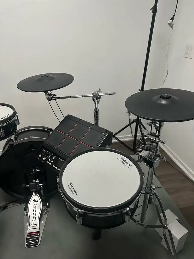 Roland VAD 307 V-Drums in Drums & Percussion in City of Toronto - Image 4