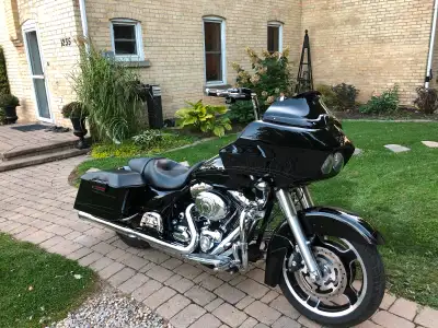 2010 Road Glide custom 96 cubic with 6 speed Kst Apes Ness mirrors Quike detach tour pack . 2 klock...