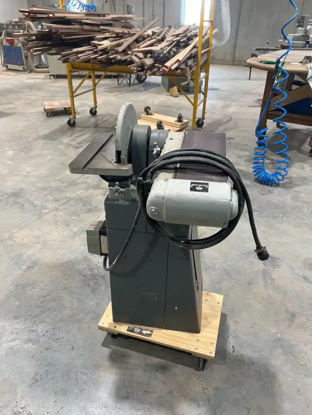  Vertical belt sander  in Power Tools in Edmonton - Image 2