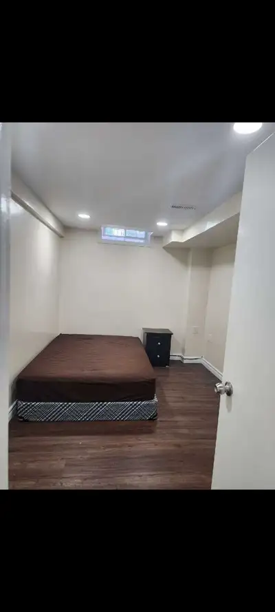 Address: 2 Parsonage Drive Scarborough Ontario Big Room for 2 person $1000 Single Small Room $600.00...