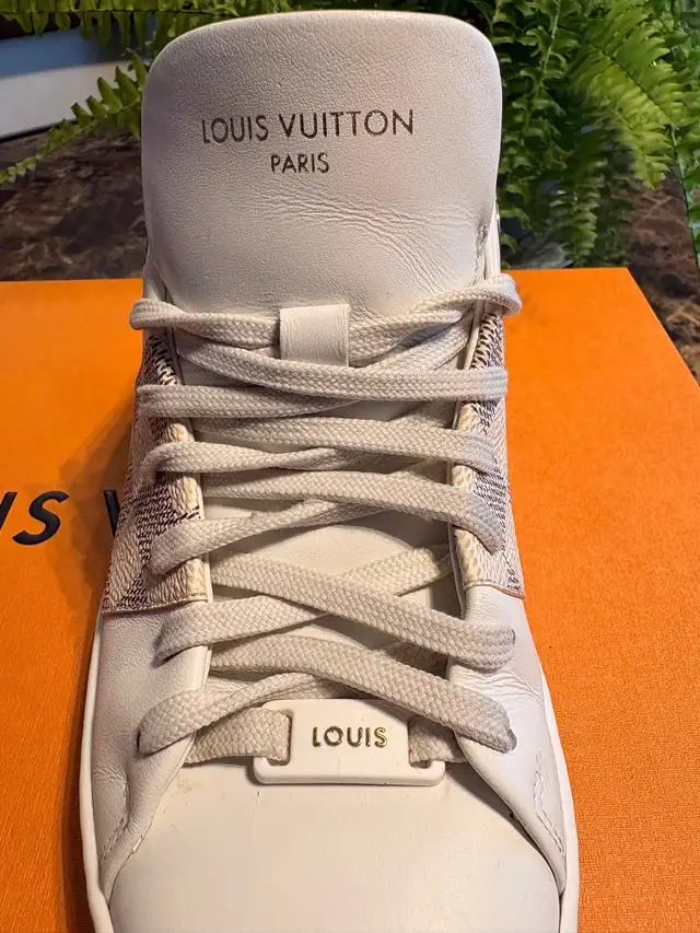 Louis Vuitton shoes64840215689090123