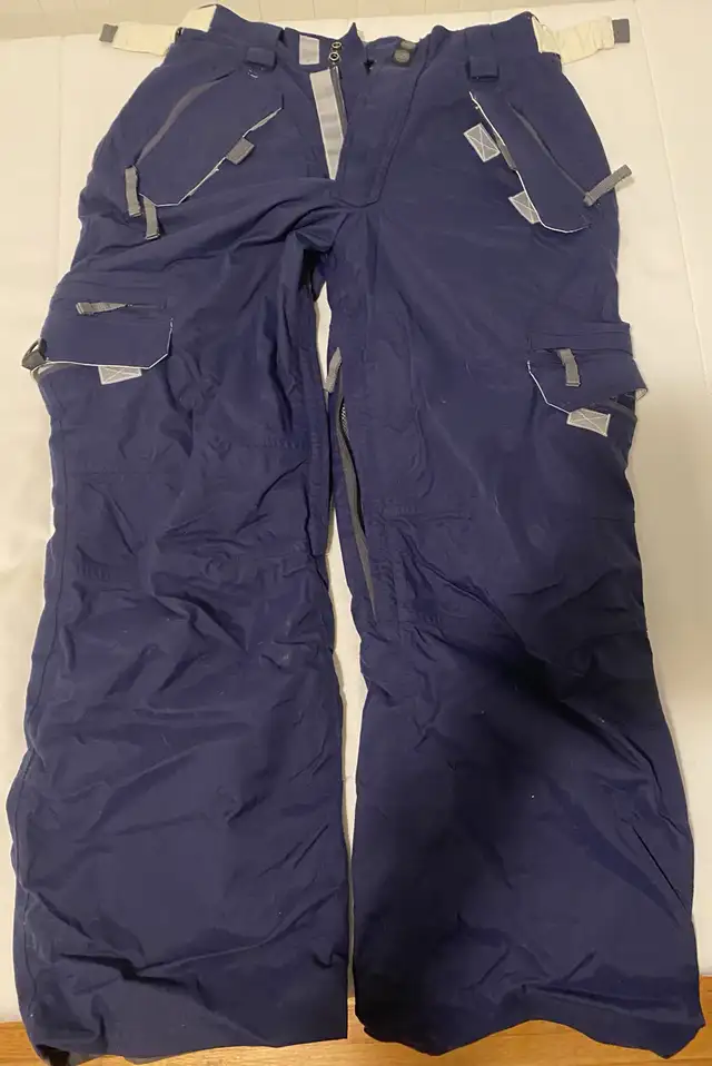 Snowboard ski pants. Size S - reduced in Men's in Calgary - Image 3