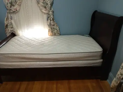 Available now, December 6, 2025. Bright, warm, furnished medium sized room in a house to share with...