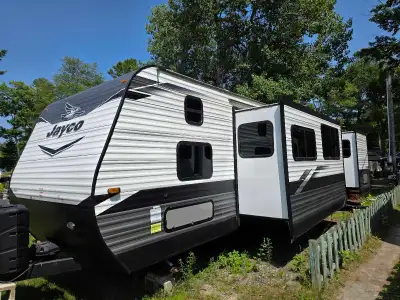 Modèle Jayco 38bhds 2022 2 chambres fermées, grand frigo, air climatisé, chauffage, foyer Saison 202...