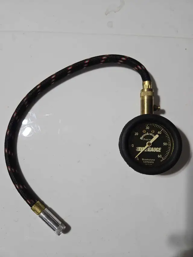 Tire pressure gauge 