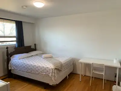 MASTER BEDROOM FOR RENT 6 MIN TO YYZ: MARTINGROVE & EGLINTON!!