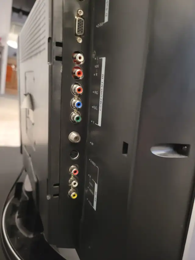 Prima 20 inch tv in TVs in Barrie - Image 4