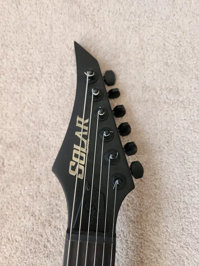 Solar E2.6C - Carbon Black Matte w/ Case in Guitars in Oakville / Halton Region - Image 5