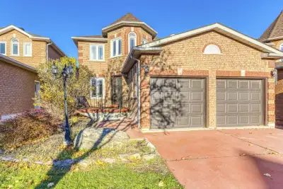 Room for Rent Near UTM – $790 All-Inclusive – Available September 1-1 year lease A bright, fully fur...