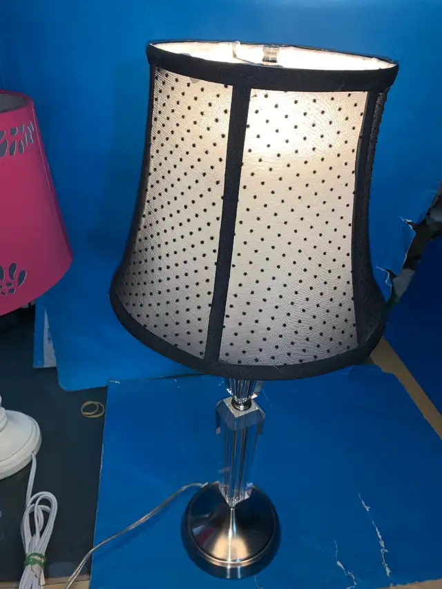 Beautiful Crystal Night Stand Lamp/table Lamp-H 23”great con $15 in Indoor Lighting & Fans in Markham / York Region - Image 6
