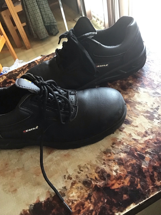 chaussures de sécurité avec cap d’acier pour homme  50$ chaque  in Men's Shoes in Longueuil / South Shore - Image 4