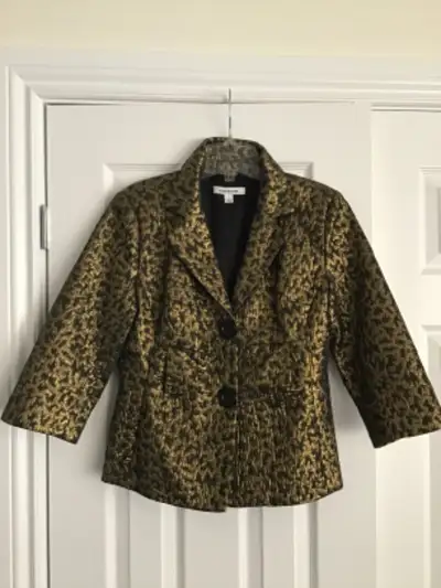 Gold/black print 3/4 sleeve jacket in size 4, View more