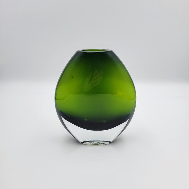 PartyLite Green Rainforest Renewal Art Glass Vase Reed Diffuser in Home Décor & Accents in Strathcona County