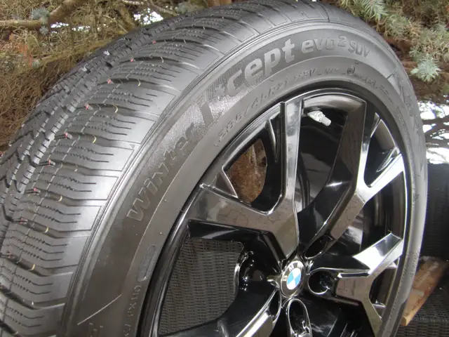 Next to new BMW X7 Oem black 21" winter snow wheel kit style 752 in Tires & Rims in Oakville / Halton Region - Image 6