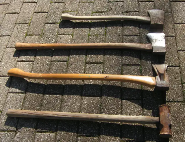 AXES  & SLEDGEHAMMER in Outdoor Tools & Storage in Windsor Region - Image 3