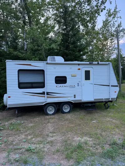 Excellent condition. Stored every winter. 19 ft long, rear dining. Sleeps 6.