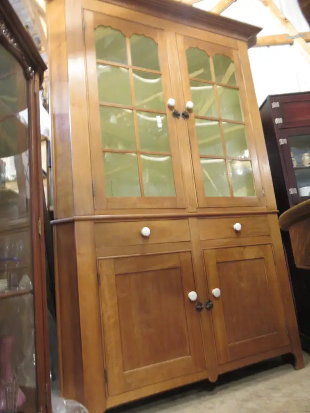 Antique : )  Large Corner Cabinet Cupboard in Hutches & Display Cabinets in Winnipeg - Image 3