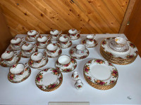 Vintage Royal Albert old country roses bone china sets for sale!