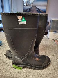 Waterproof work boot size twelve