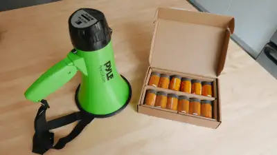 Porte-Voix avec 12 batteries C, View more
