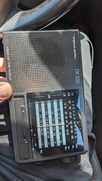 Realistic DX-350 AM FM Short Wave 9 Band Portable Radio