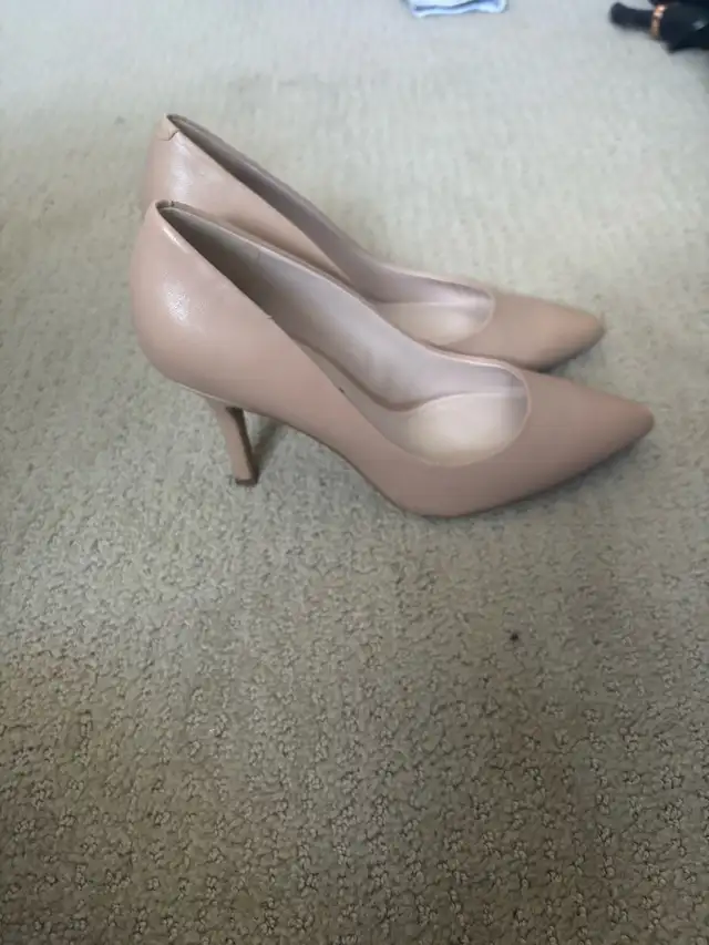 High heels in Women's - Shoes in Edmonton - Image 4