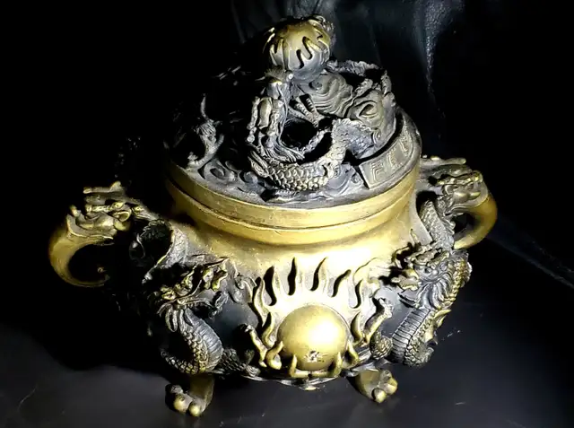 Egyptian lamp, deco and Indo-Persian vase for sale in Home Décor & Accents in Gatineau - Image 3