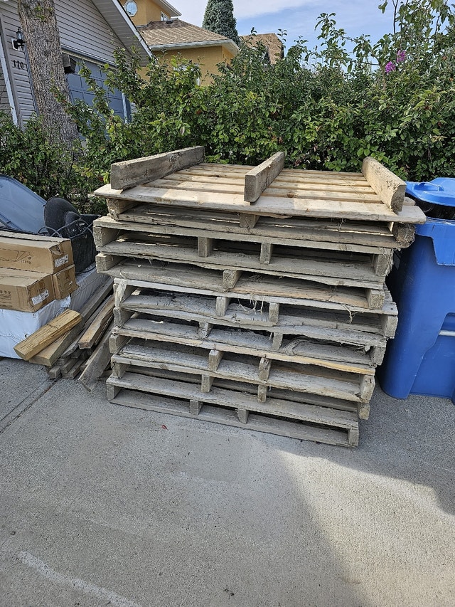 FREE pallets Free Stuff Calgary Kijiji