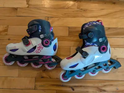 Patins à roulettes Decathlon qui peut s'ajuster à 3 grandeurs. Achetés neufs et utilisés quelques fo...