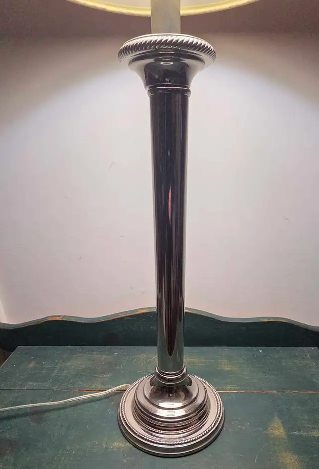 Vintage-style silver columnar table lamp in Indoor Lighting & Fans in City of Toronto - Image 7
