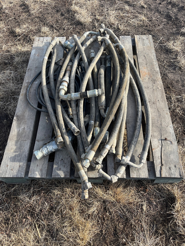 Hyd hoses  in Heavy Equipment Parts & Accessories in Grande Prairie