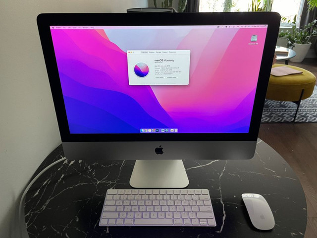 iMac 21.5" Incredible Condition in Desktop Computers in City of Toronto