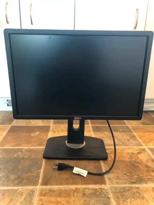 HP 8200 Elite Small Form Factor w/ complete system in Desktop Computers in Edmonton - Image 4