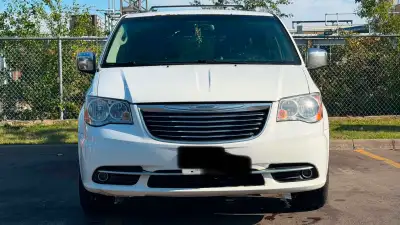 2015 Chrysler Town & Country for sale. Very clean and well-kept family van. The interior is in great...