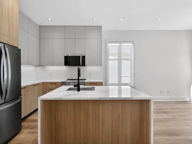 2 Bed, 2 Bath Apartment - 28 Norcross Road, Unit 3 in Long Term Rentals in City of Toronto - Image 8