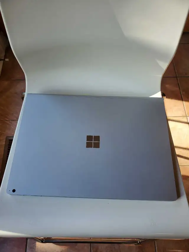 Microsoft Surface Book 2 - 15" with NVIDIA GTX 1060 GPU in Laptops in Oakville / Halton Region - Image 2