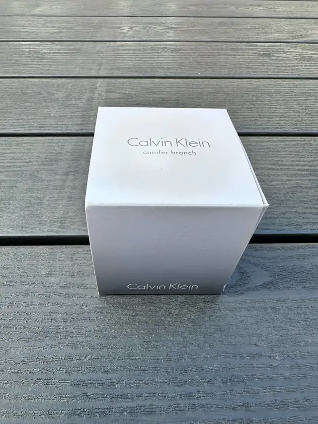 NEW CALVIN KLEIN CANDLE 