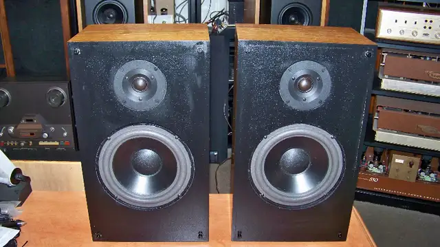 Snell K-II bookshelf speakers, CONSIDERING TRADES in Speakers in Gatineau - Image 3