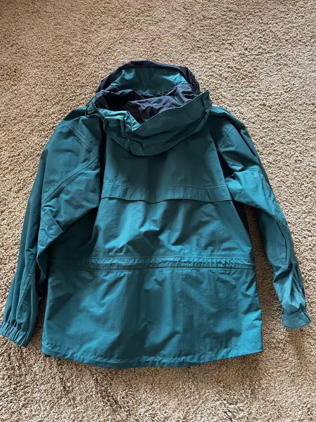 Men’s Timberland Dark Green Rain Jacket Size Large in Men's in Calgary - Image 4