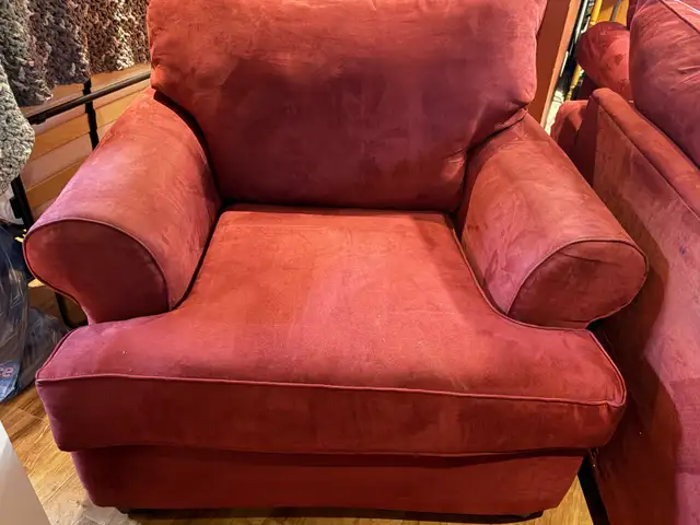 Sofa love seat and chair in Multi-item in City of Halifax - Image 4