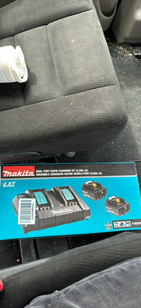 Makita Dual port rapid charging kit 2x 5.0AH (Y-00359)