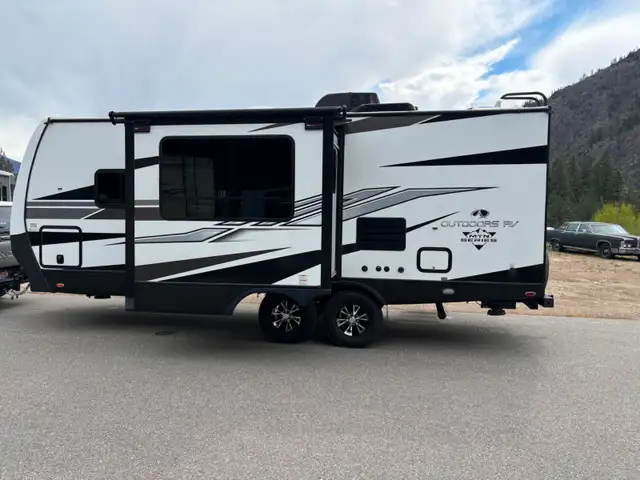 Outdoors RV 22 flq mountain series trailer in Travel Trailers & Campers in Penticton - Image 4