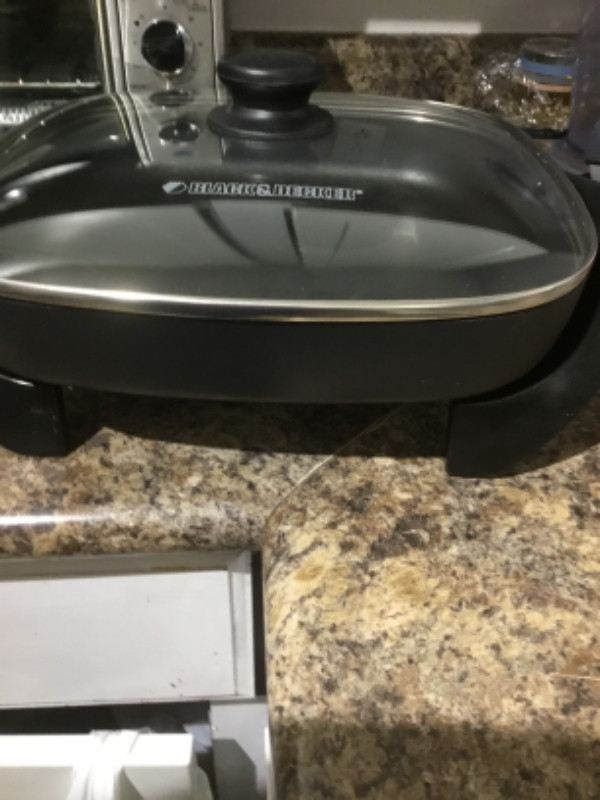 BLACK+DECKER Electric Skillet, 12”x12”, Deep Dish, Non Stick Sur in Microwaves & Cookers in Markham / York Region - Image 2