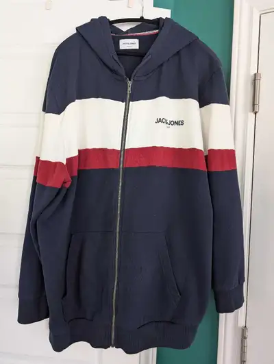 LOT DE VETEMENTS HOMME, View more