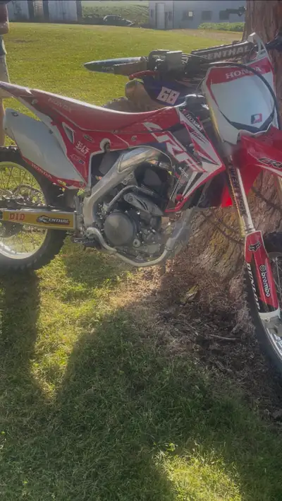 2016 Honda CRF250R – 45 Hours – Runs Mint Selling my 2016 Honda CRF250R. Bike has 45 hours on it and...