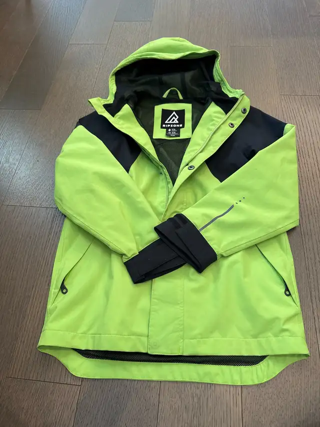 Youth size M Ripzone waterproof Rain Coat in Kids & Youth in St. Albert - Image 2