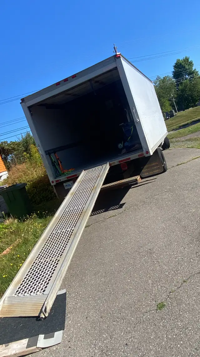 Strong and professional movers Ottawa