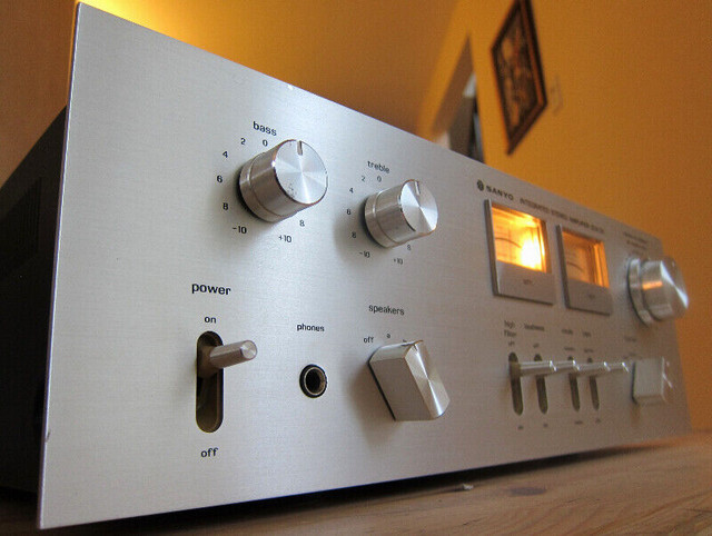 CLASSIC SANYO DCA-311 AMP STEREO INTEGRATED AMPLIFIER in Stereo Systems & Home Theatre in Ottawa