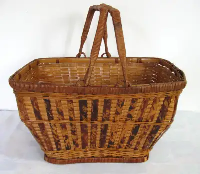 PANIER en OSIER VINTAGE WICKER BASKET English spoken, p.m. me if details are needed Panier mesurant...